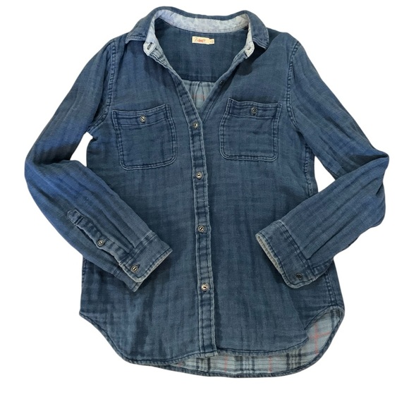 Faherty Brand Sunfaded Indigo button down Shirt women's small - Picture 1 of 6